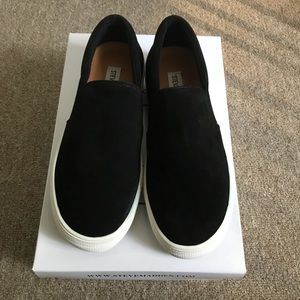 NWB Steve Madden Suede Platform Sneakers Gills